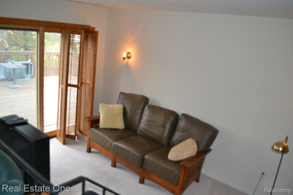 1423 Deerhurst Court Rochester Hills, MI 48307 - Photo 6 of 20