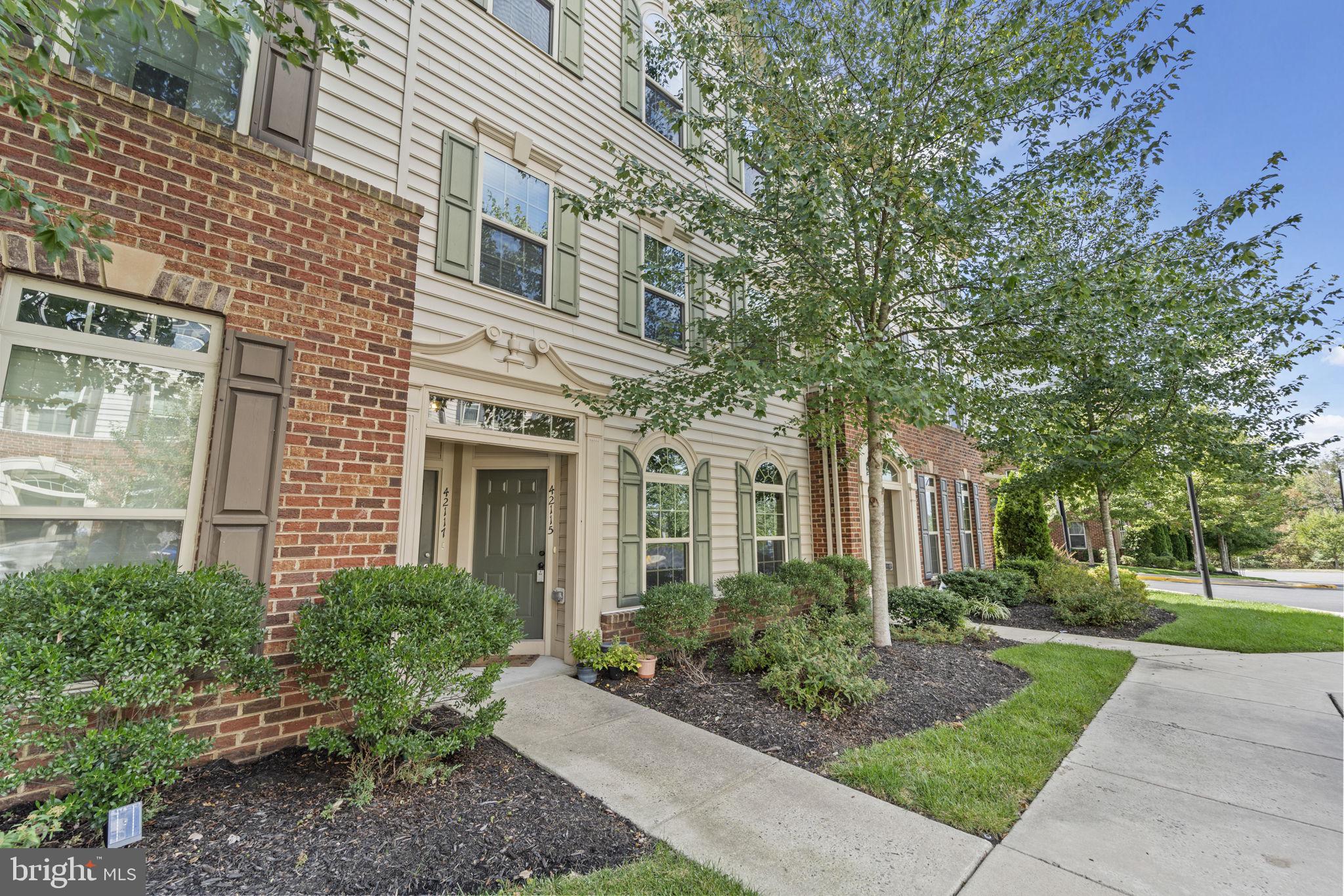 42115 Piebald Square Aldie, VA 20105 - Photo 2 of 36