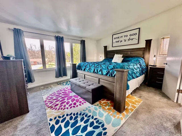 $273,500 | 701 Applewood Road, Huntingburg, IN 47542