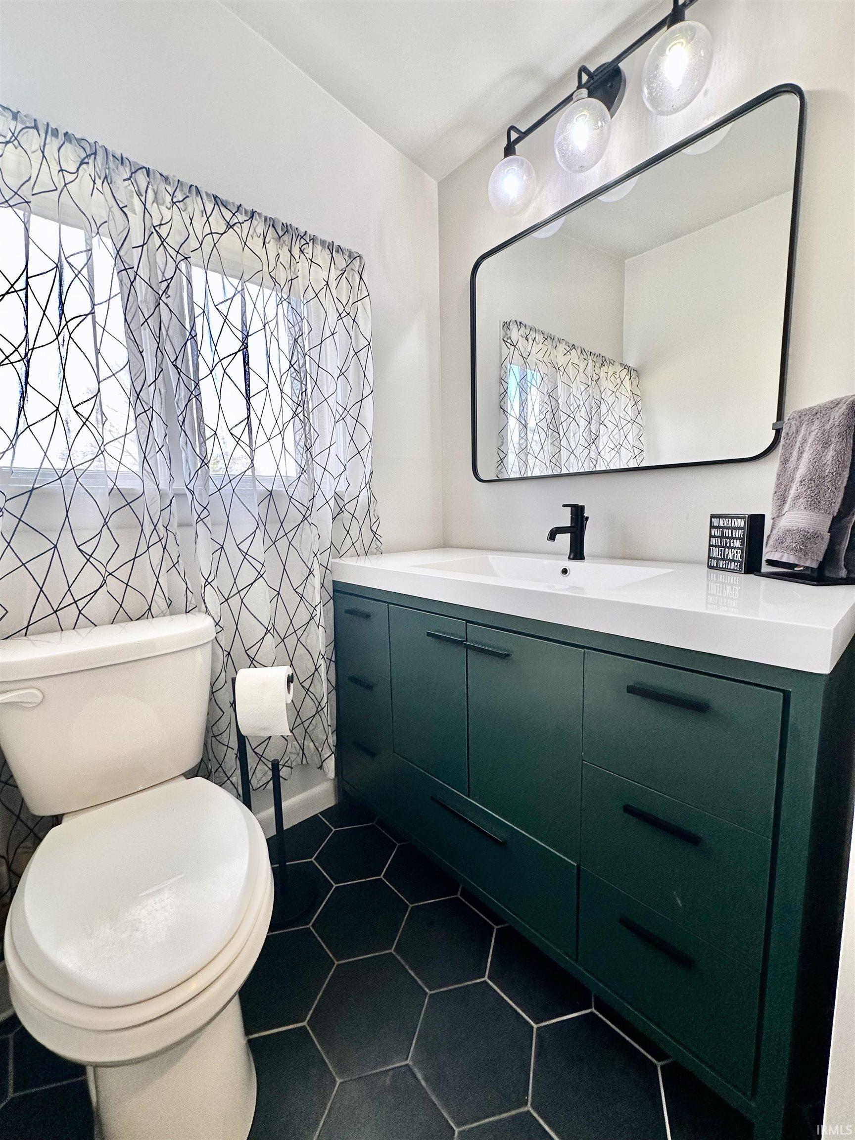 701 Applewood Road Huntingburg, IN 47542 - Photo 19 of 29