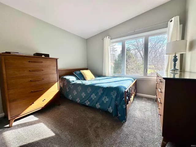 $273,500 | 701 Applewood Road, Huntingburg, IN 47542