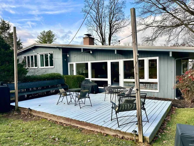 $273,500 | 701 Applewood Road, Huntingburg, IN 47542