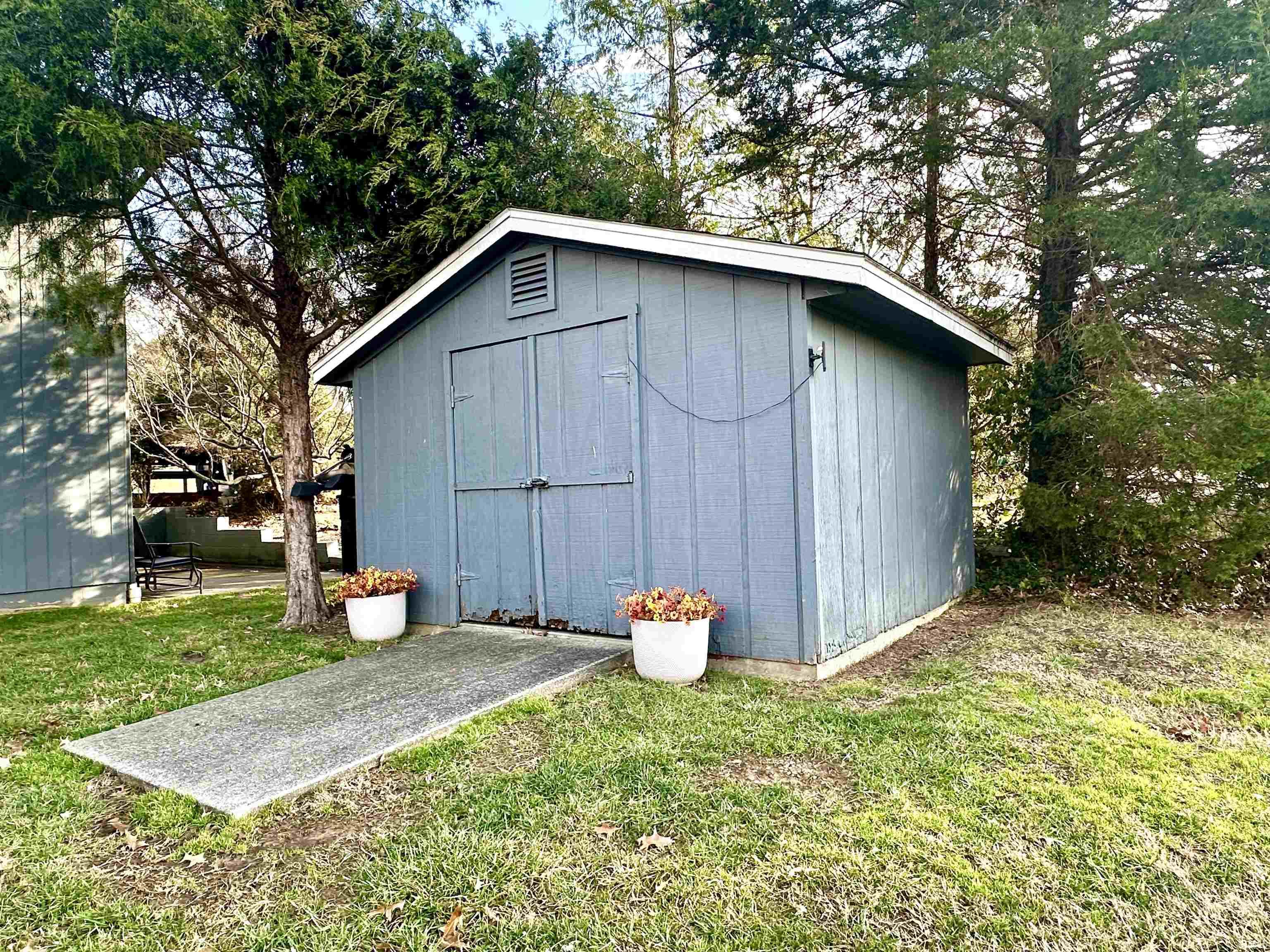 701 Applewood Road Huntingburg, IN 47542 - Photo 28 of 29