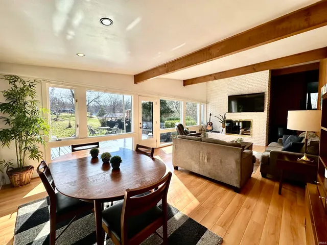 $273,500 | 701 Applewood Road, Huntingburg, IN 47542