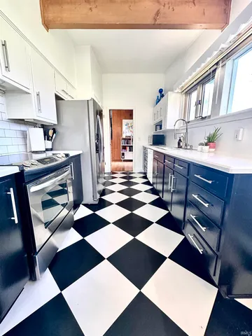 $273,500 | 701 Applewood Road, Huntingburg, IN 47542