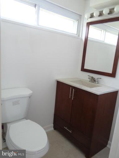 7917 Subet Road Baltimore, MD 21244 - Photo 3 of 19 Bath