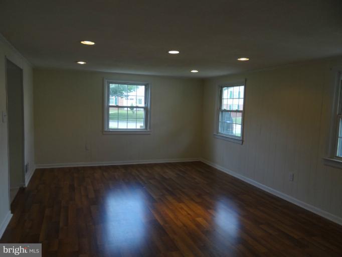 7917 Subet Road Baltimore, MD 21244 - Photo 4 of 19 Family Room