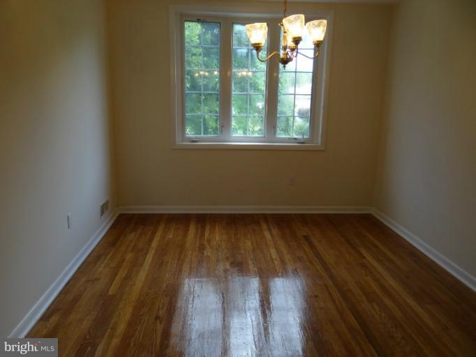 7917 Subet Road Baltimore, MD 21244 - Photo 7 of 19 Dining Room