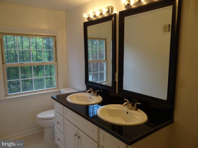 7917 Subet Road Baltimore, MD 21244 - Photo 10 of 19 Bath