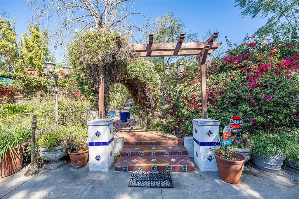 2393 Allen Avenue Altadena, CA 91001 - Photo 5 of 41 a view of a backyard with sitting area