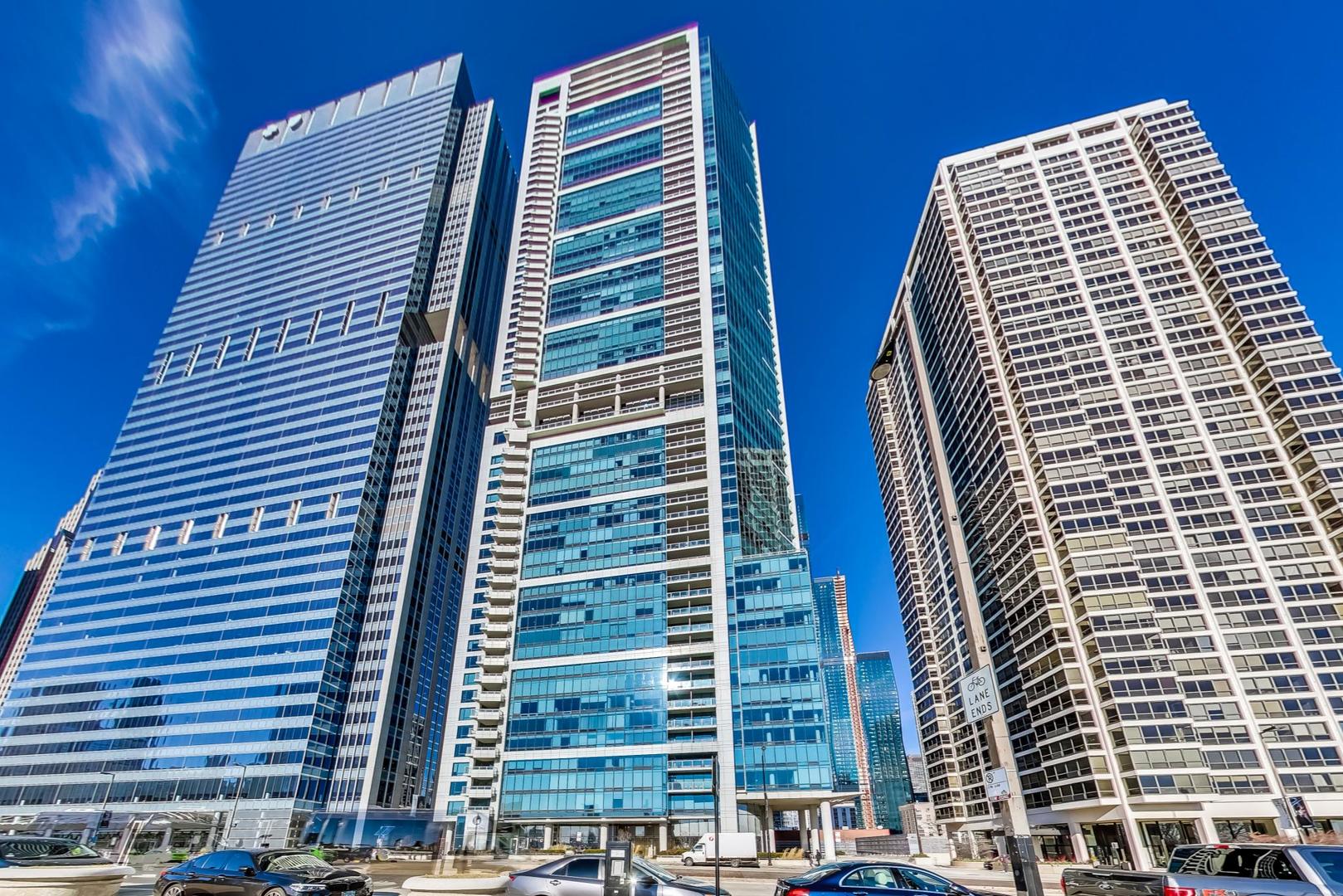 340 East Randolph Street, Unit 4901 Chicago, IL 60601 - Photo 1 of 50 a front view of a building