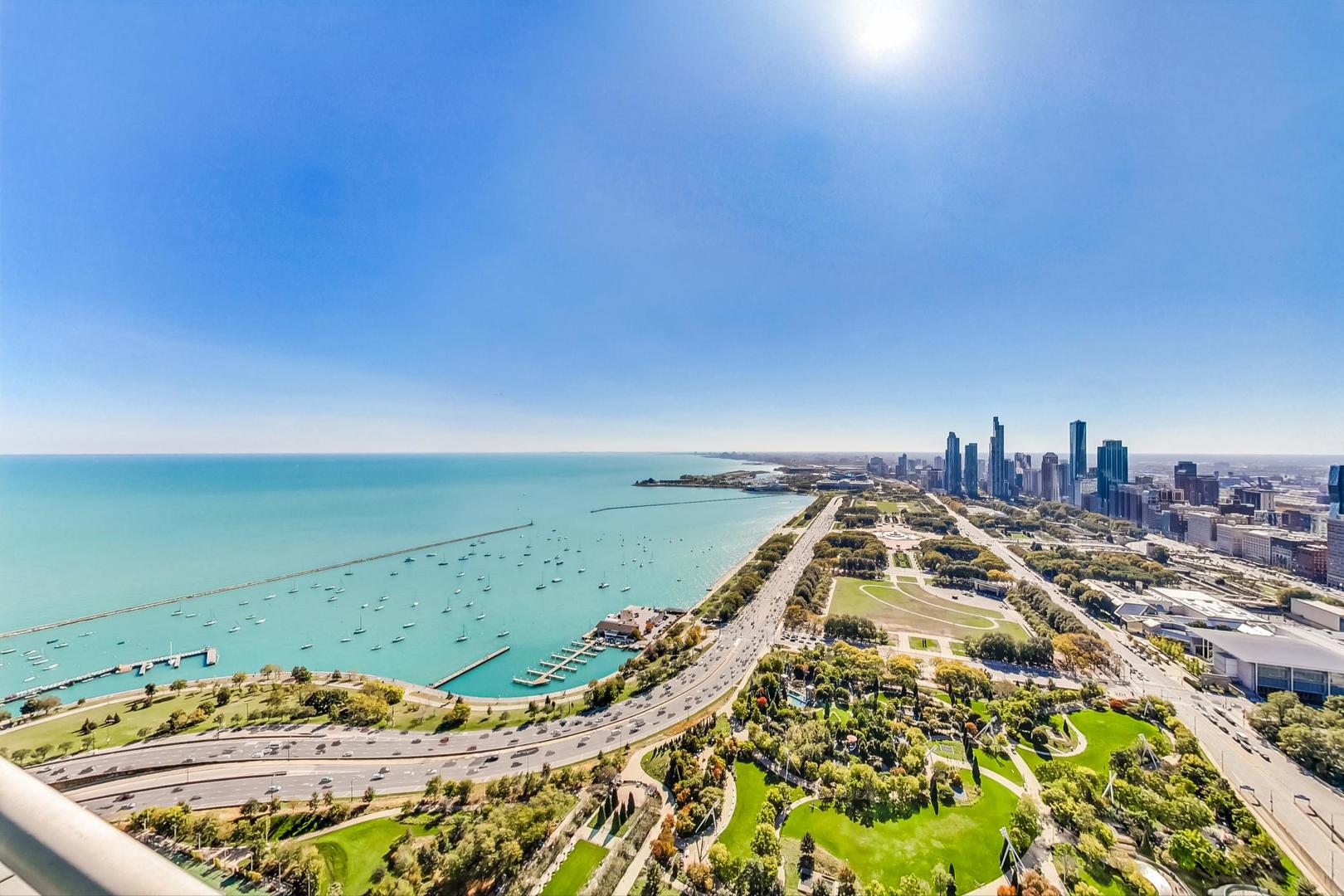 340 East Randolph Street, Unit 4901 Chicago, IL 60601 - Photo 17 of 50 a view of a terrace