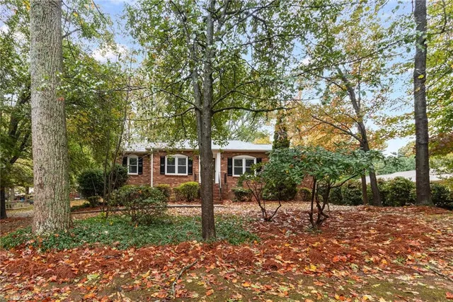 $365,000 | 101 Shady Oak Court, Clemmons, NC 27012