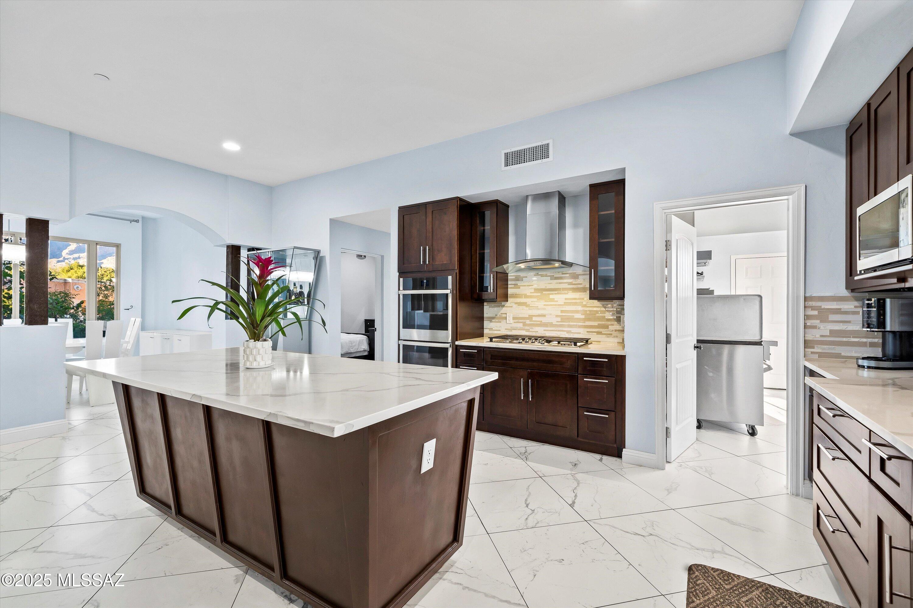 4620 East Swans Nest Road Tucson, AZ 85718 - Photo 12 of 45 Kitchen