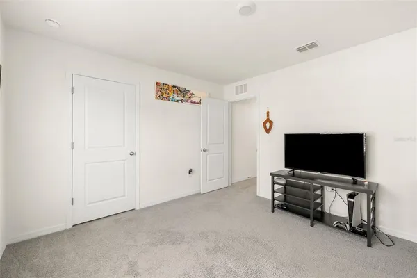 a view of livingroom with furniture