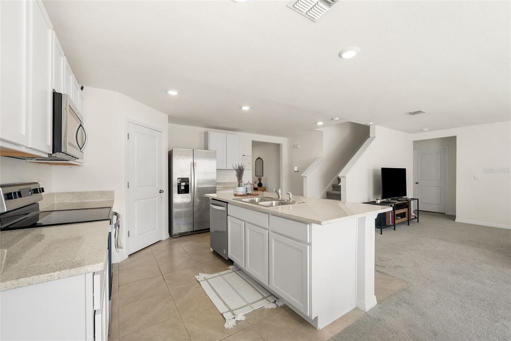 17577 Northwest 173rd Road Alachua, FL 32615 - Photo 8 of 22