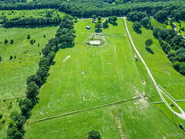 $295,000 | 18549 State Road, Richland, MO 65556