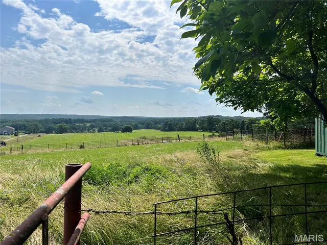 $295,000 | 18549 State Road, Richland, MO 65556