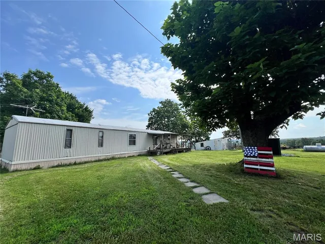 $295,000 | 18549 State Road, Richland, MO 65556