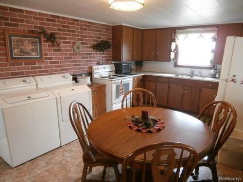 8581 North McCaffrey Road Owosso, MI 48867 - Photo 7 of 21