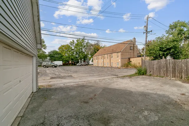 $484,700 | 9412 South Homan Avenue, Evergreen Park, IL 60805