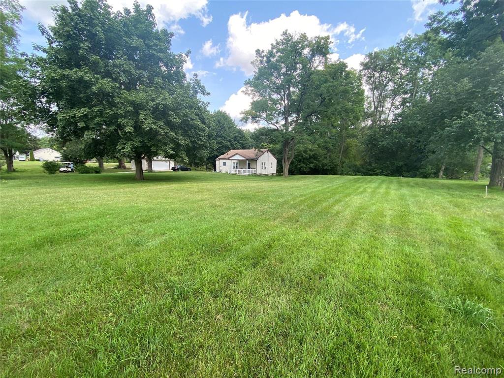 4520 Rattek Road Clarkston, MI 48346 - Photo 11 of 33