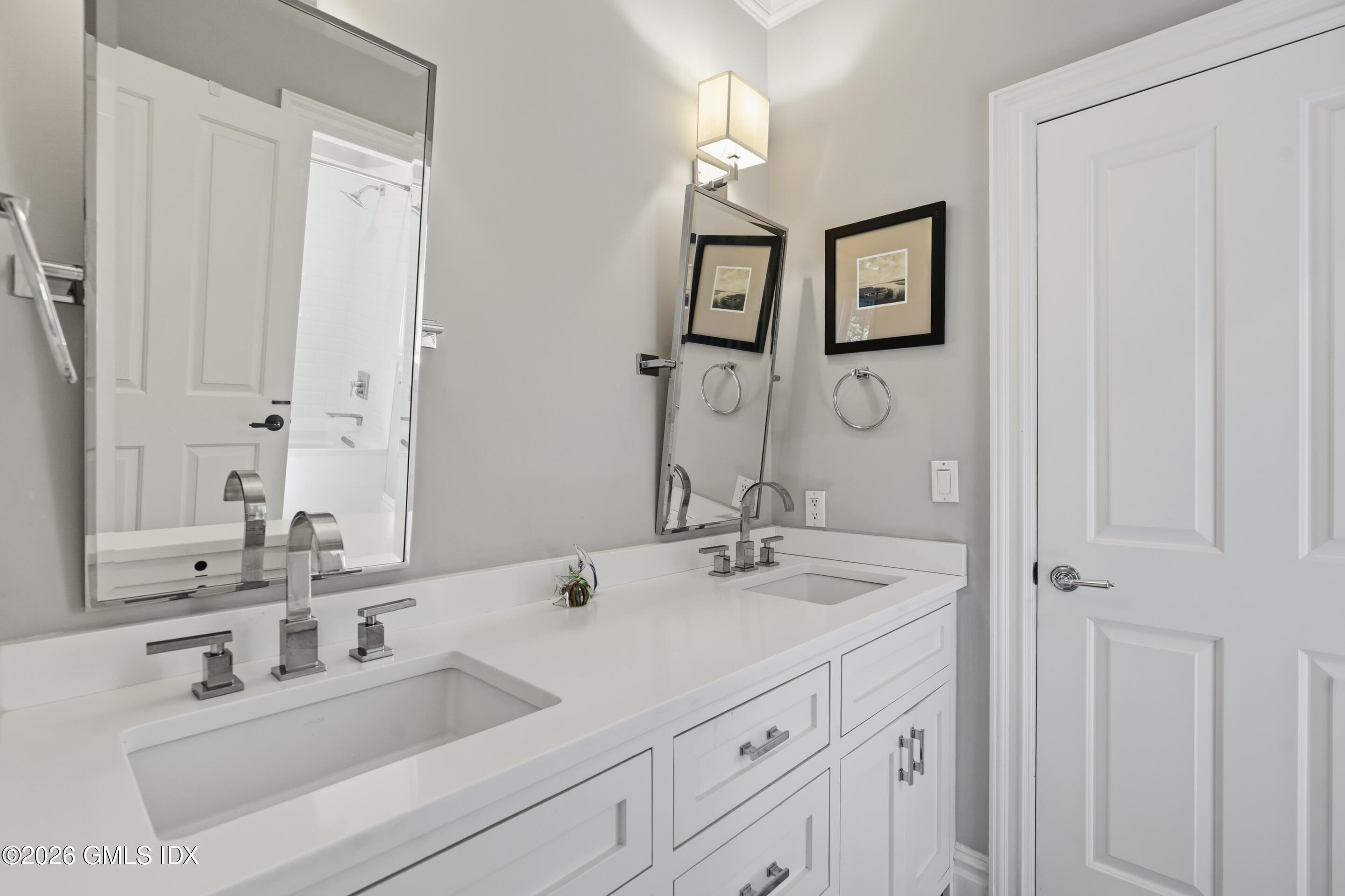 23 Riverside Lane Riverside, CT 06878 - Photo 22 of 31 "Jack & Jill" Bath