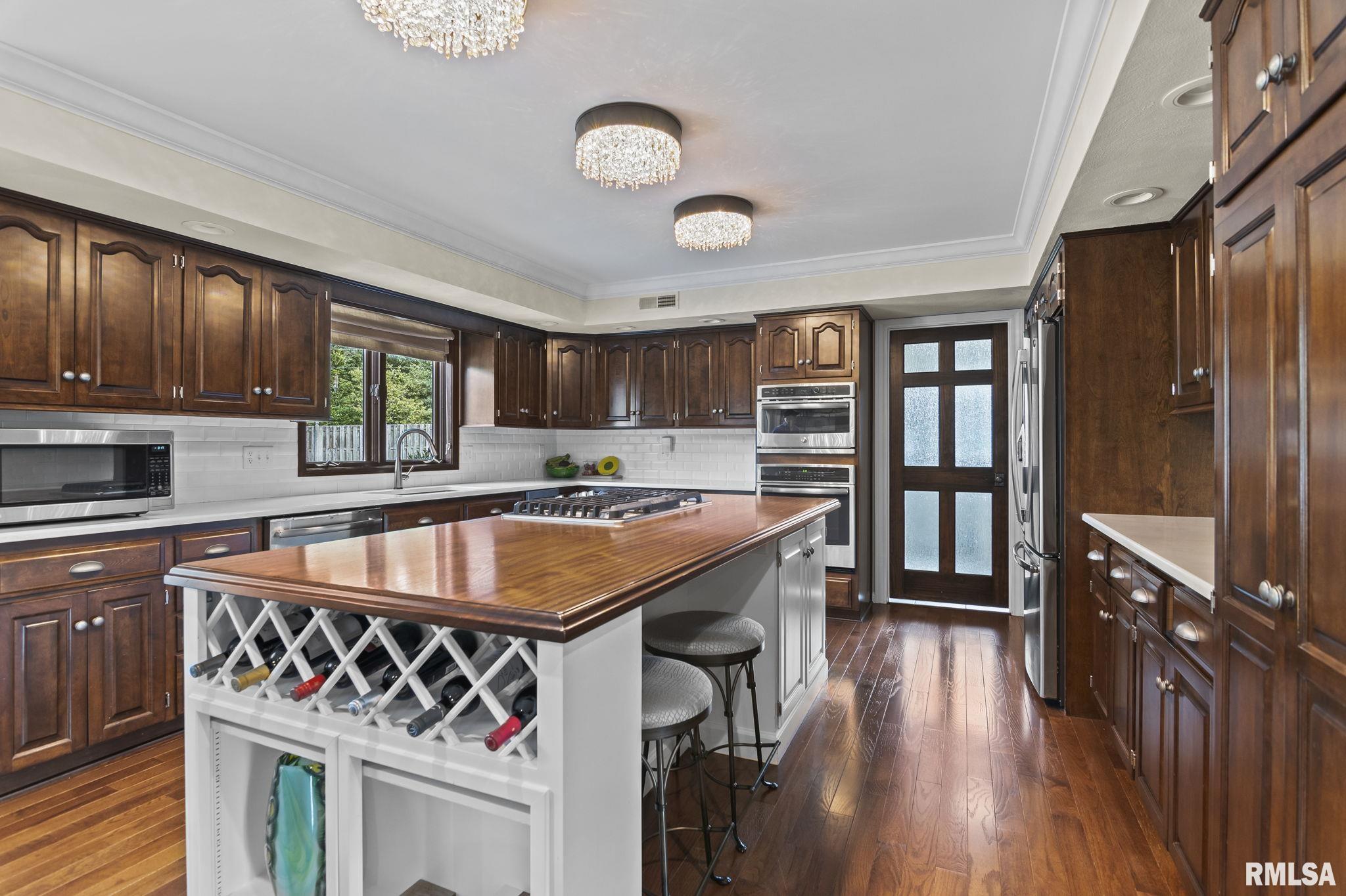 1908 Oak Creek Road Springfield, IL 62704 - Photo 2 of 76