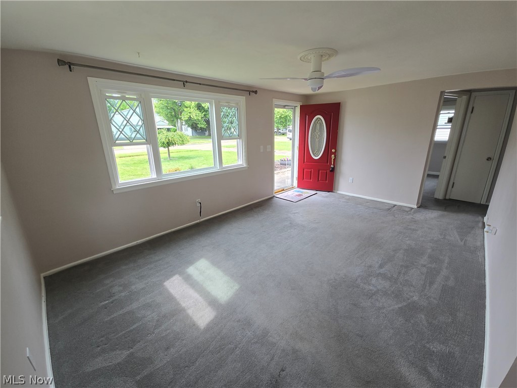 3054 Sterling Road Lorain, OH 44052 - Photo 2 of 46