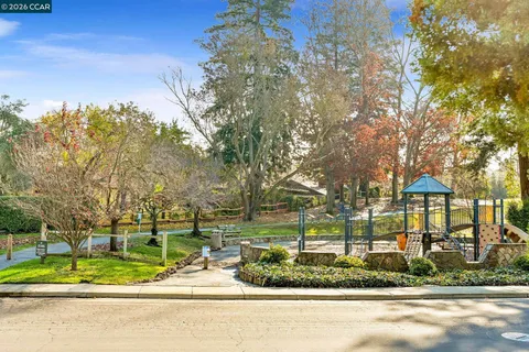 $1,199,000 | 327 Sycamore Hill Court, Danville, CA 94526