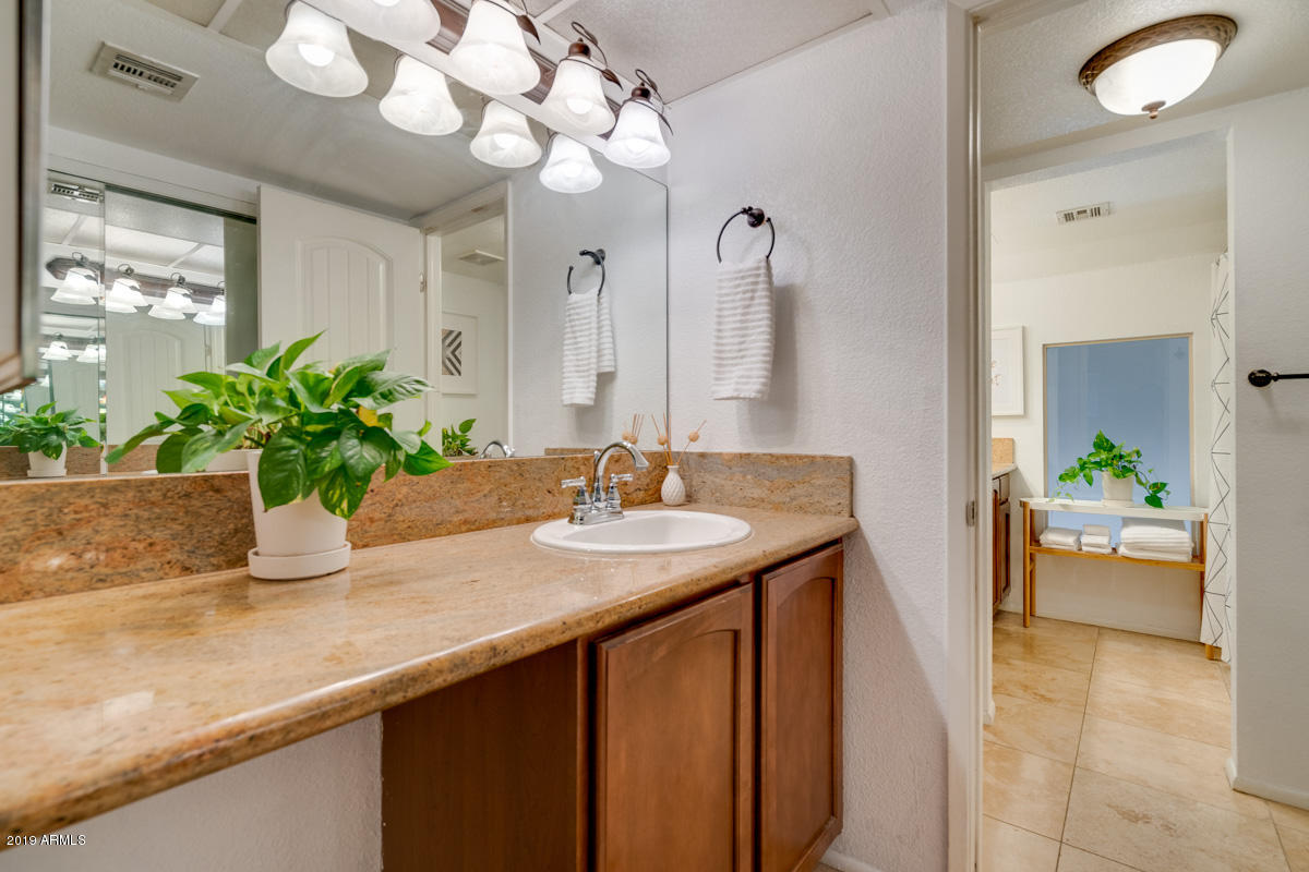 3807 North 30th Street, Unit 4 Phoenix, AZ 85016 - Photo 31 of 44 3807n30th-52