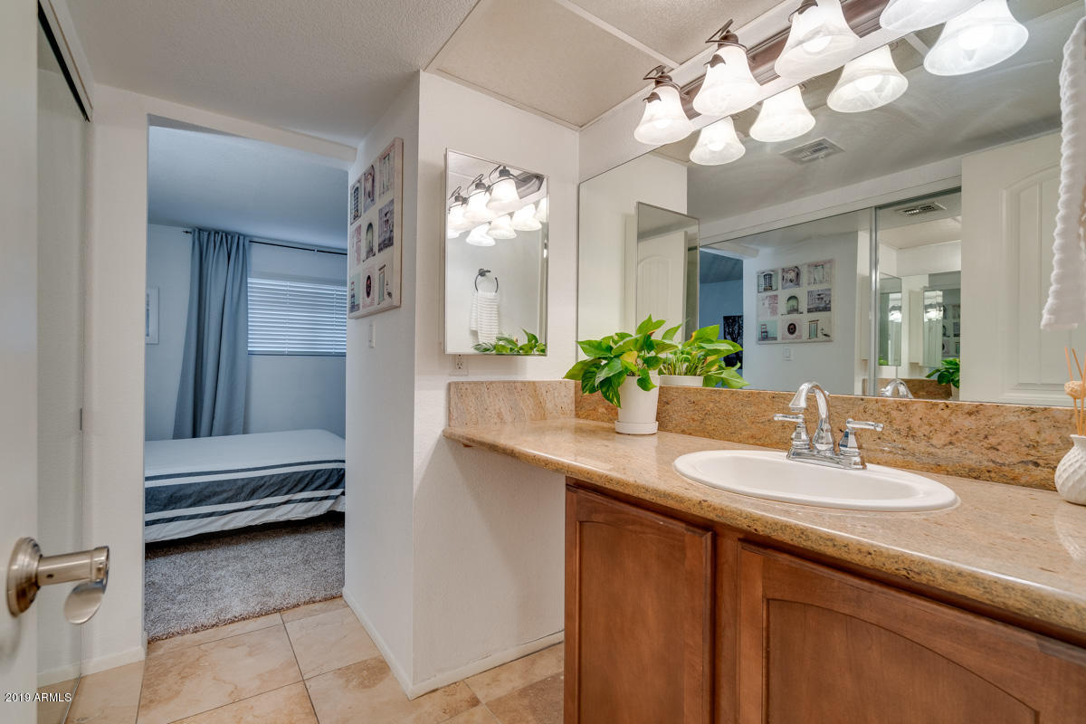 3807 North 30th Street, Unit 4 Phoenix, AZ 85016 - Photo 32 of 44 3807n30th-53