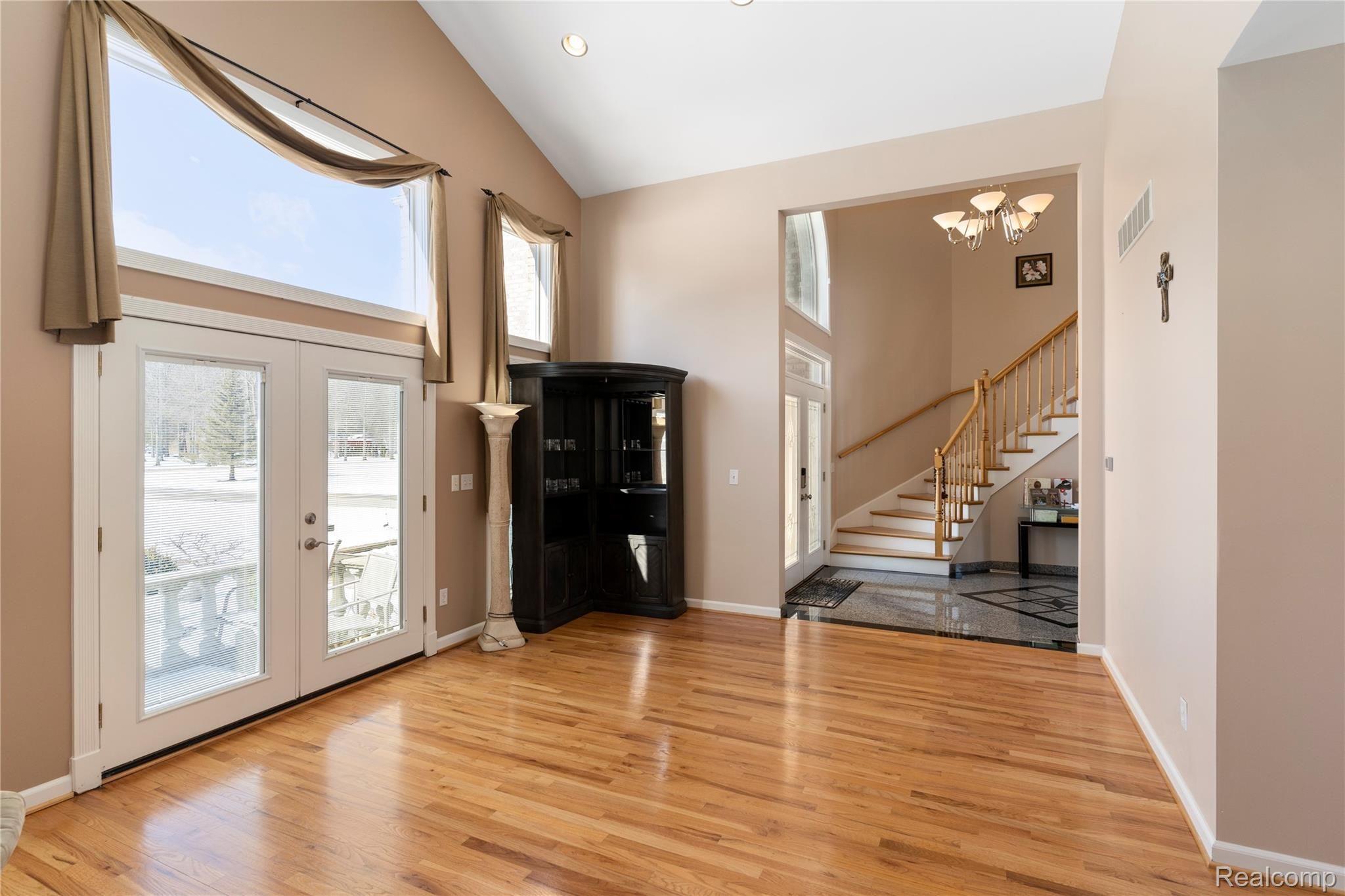 22137 Otter Road Belleville, MI 48111 - Photo 16 of 41 DSC01675.jpg