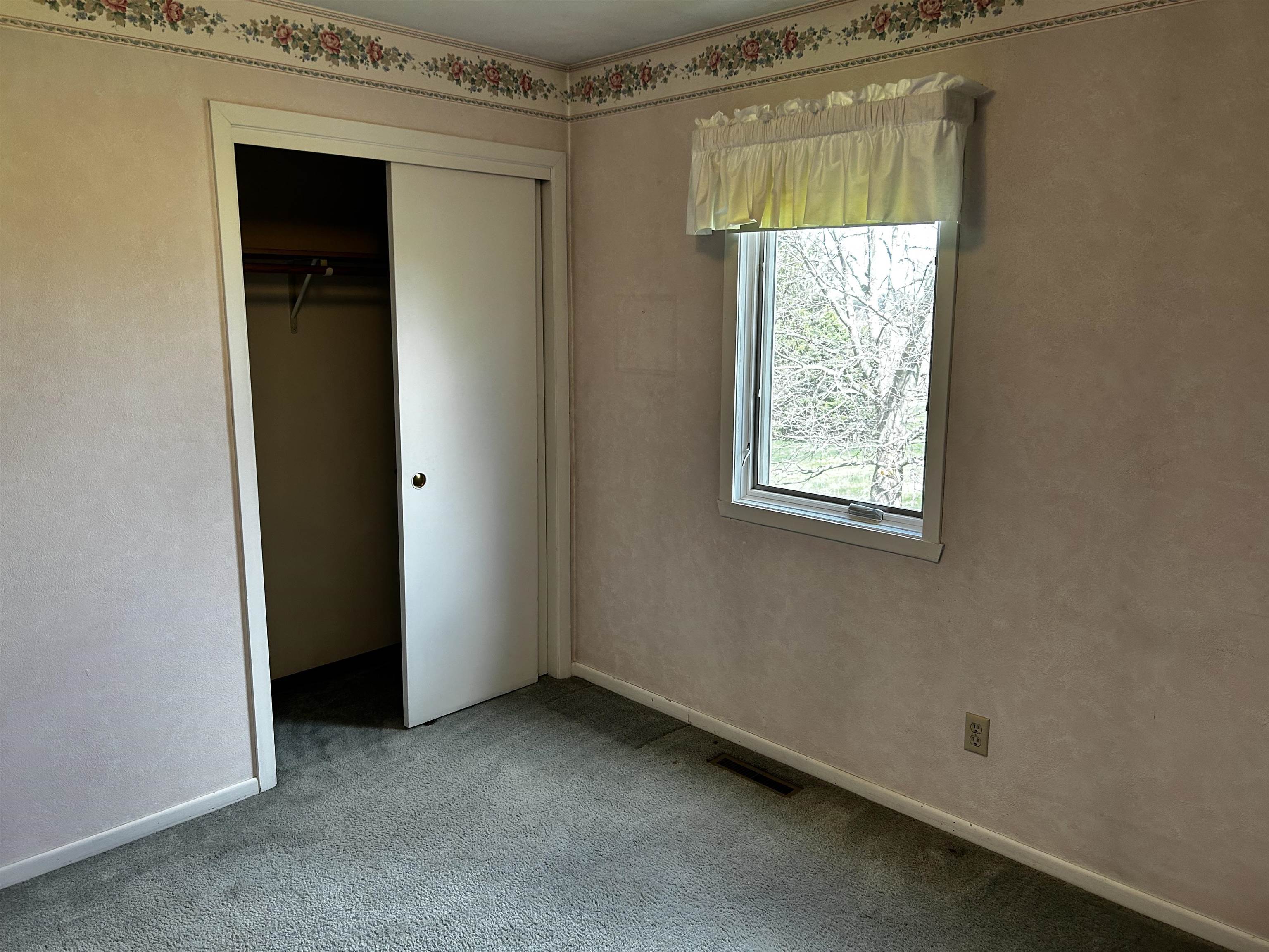 10072 Highway 72 Forreston, IL 61030 - Photo 18 of 36