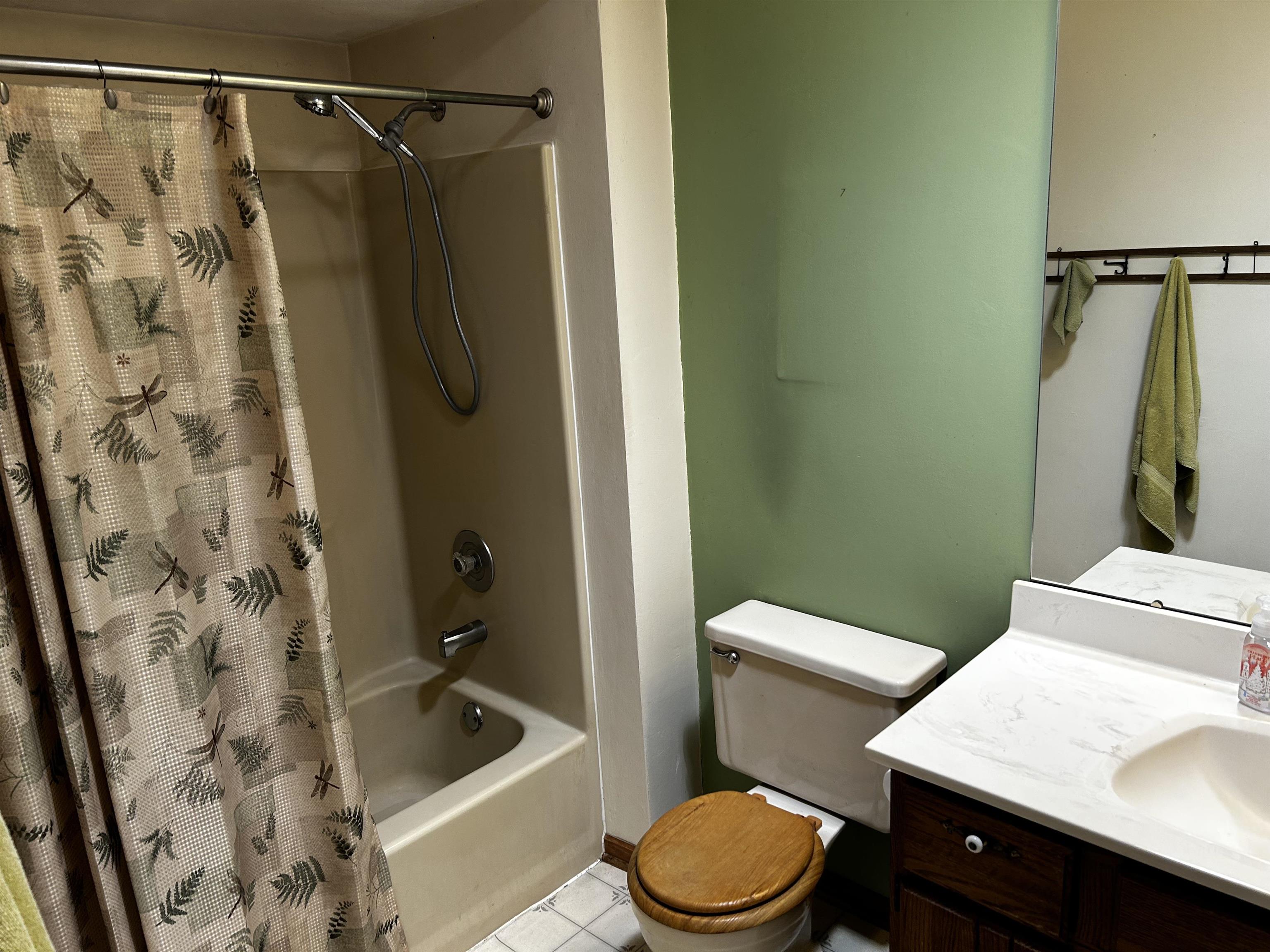 10072 Highway 72 Forreston, IL 61030 - Photo 19 of 36