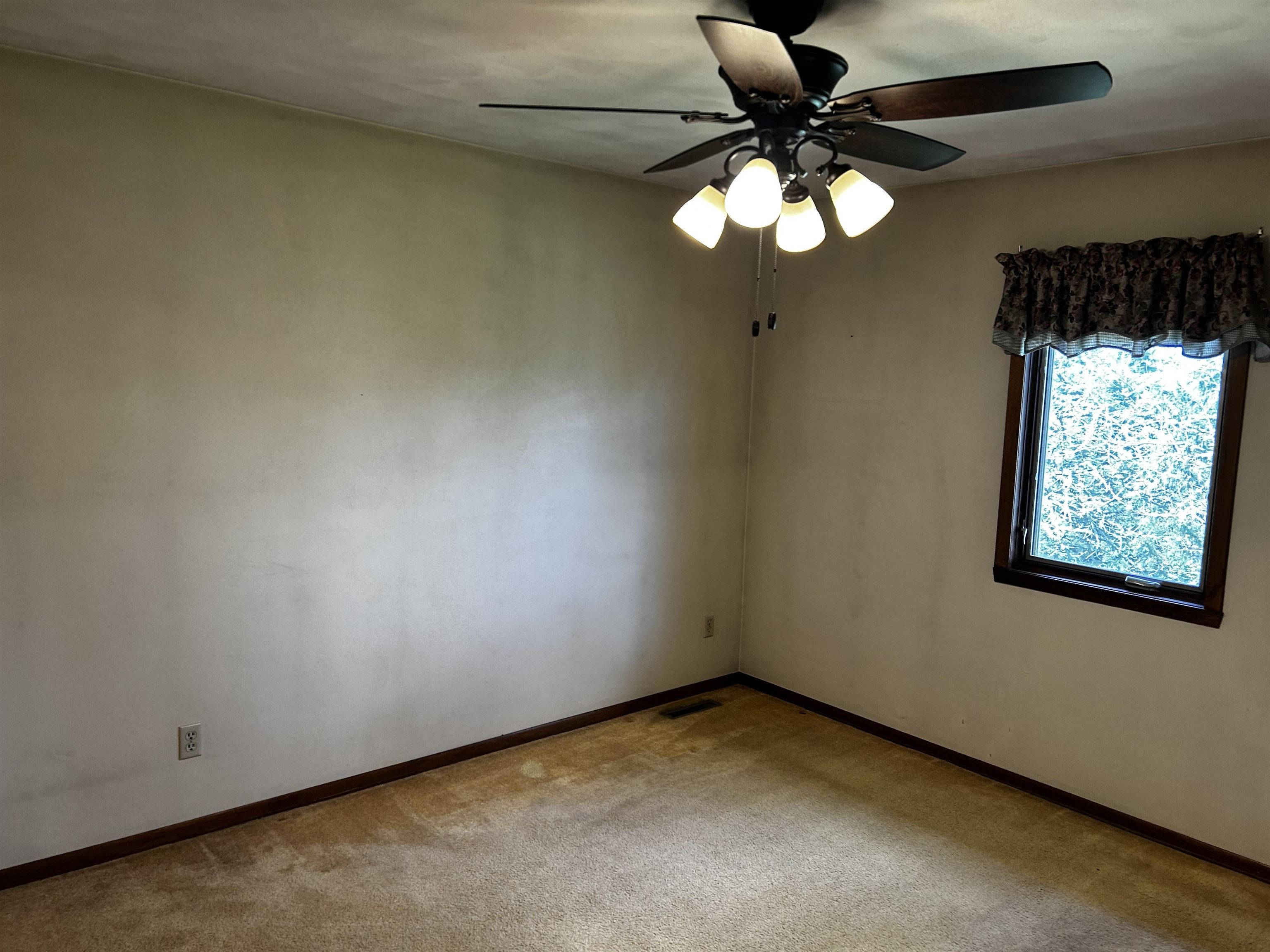 10072 Highway 72 Forreston, IL 61030 - Photo 20 of 36