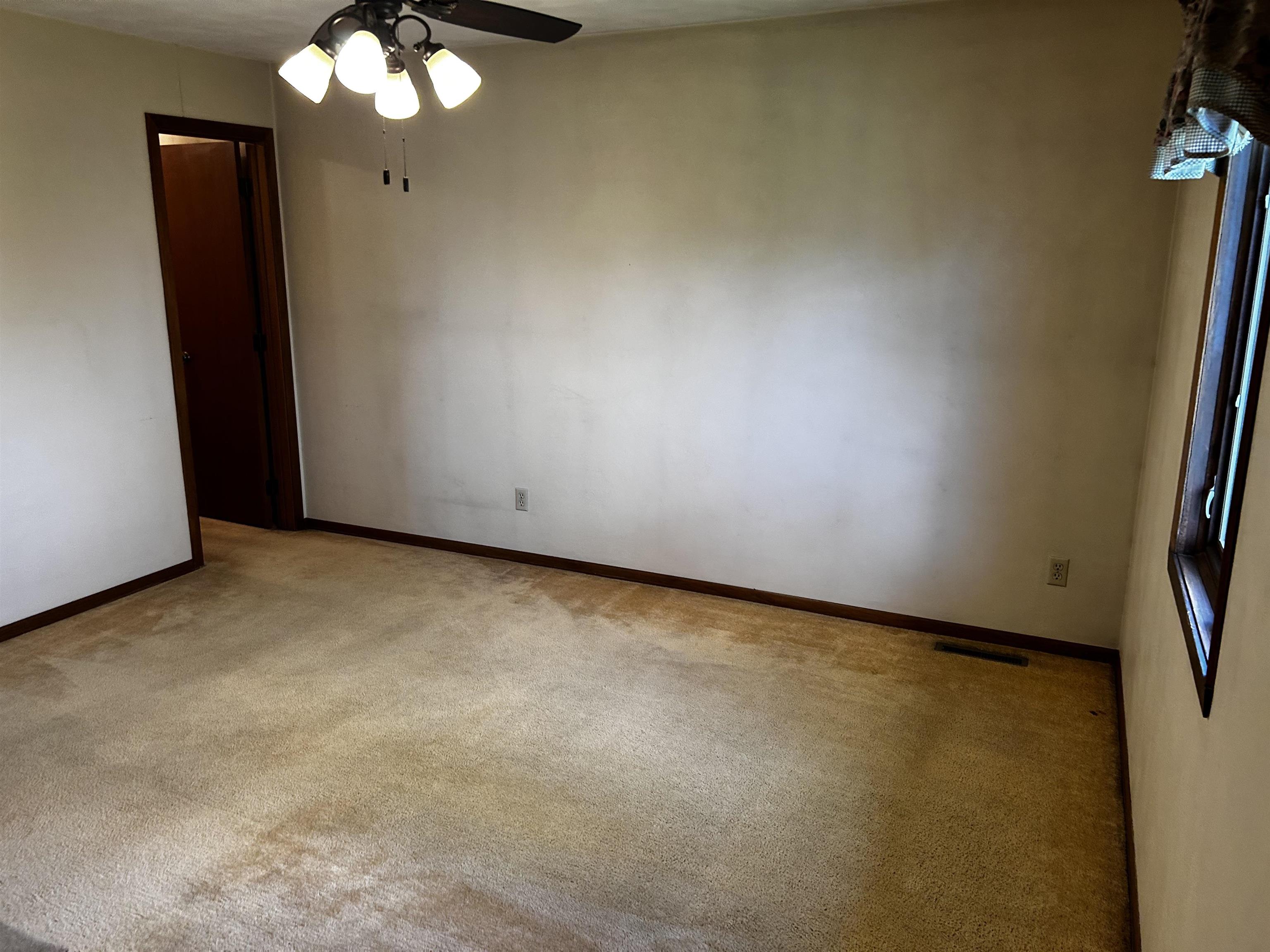 10072 Highway 72 Forreston, IL 61030 - Photo 21 of 36