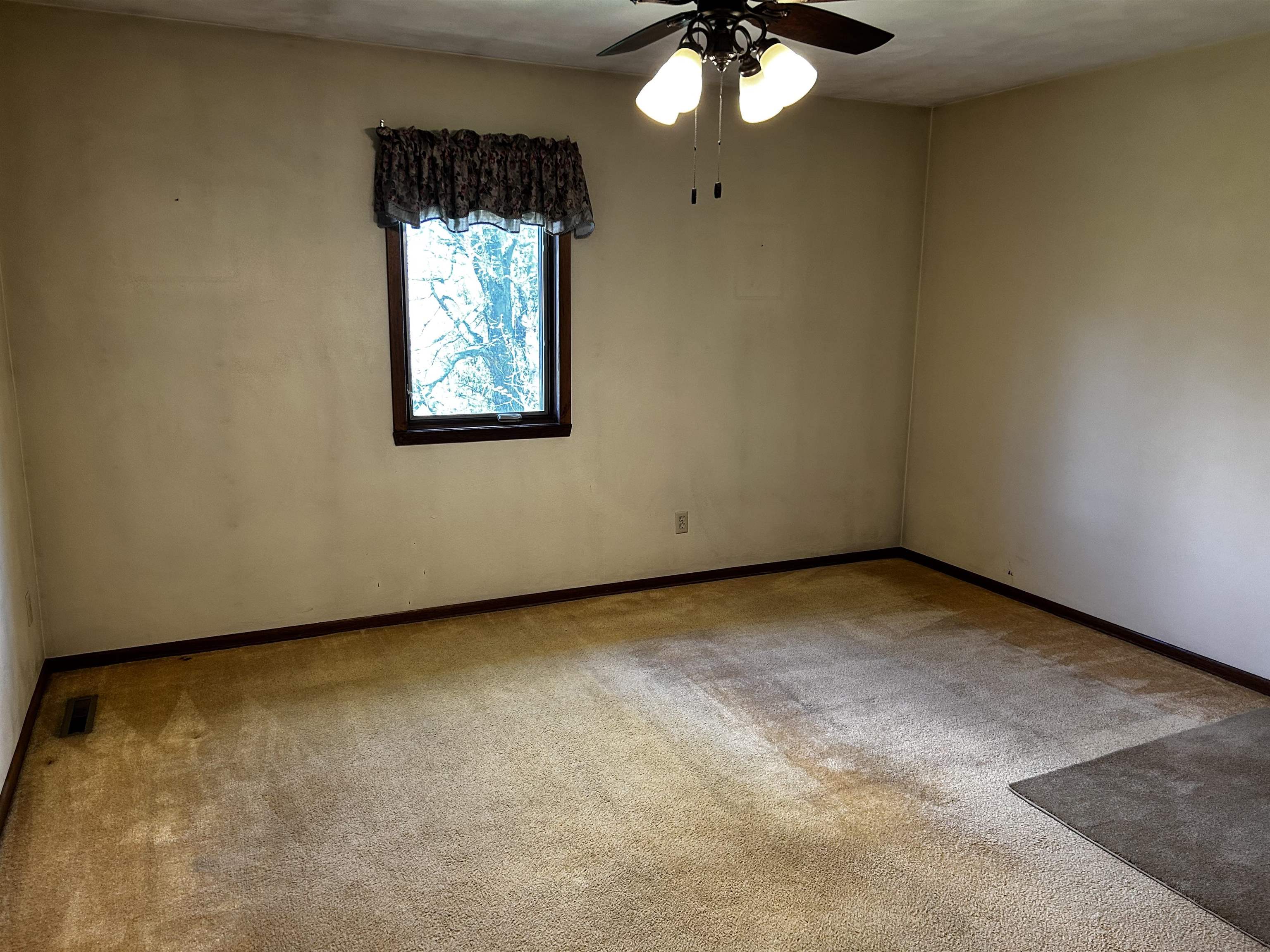 10072 Highway 72 Forreston, IL 61030 - Photo 23 of 36