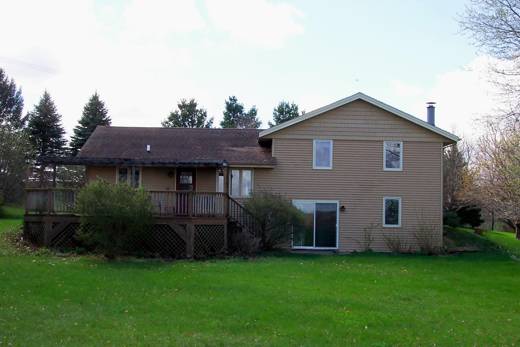 10072 Highway 72 Forreston, IL 61030 - Photo 3 of 36