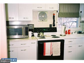 801 East Ridley Avenue Ridley Park, PA 19078 - Photo 8 of 12 Kitchen