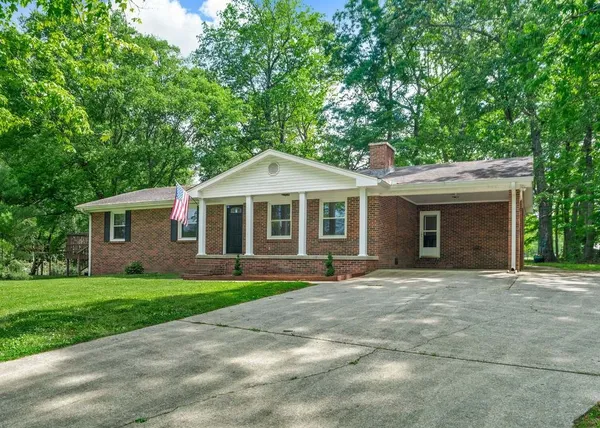 $479,000 | 1387 Old Clarksville Pike, Pleasant View, TN 37146
