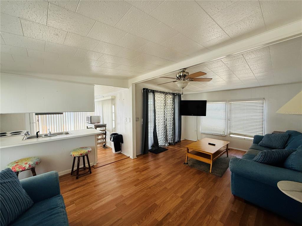 4851 West Gandy Boulevard, Unit B3L15 Tampa, FL 33611 - Photo 8 of 34