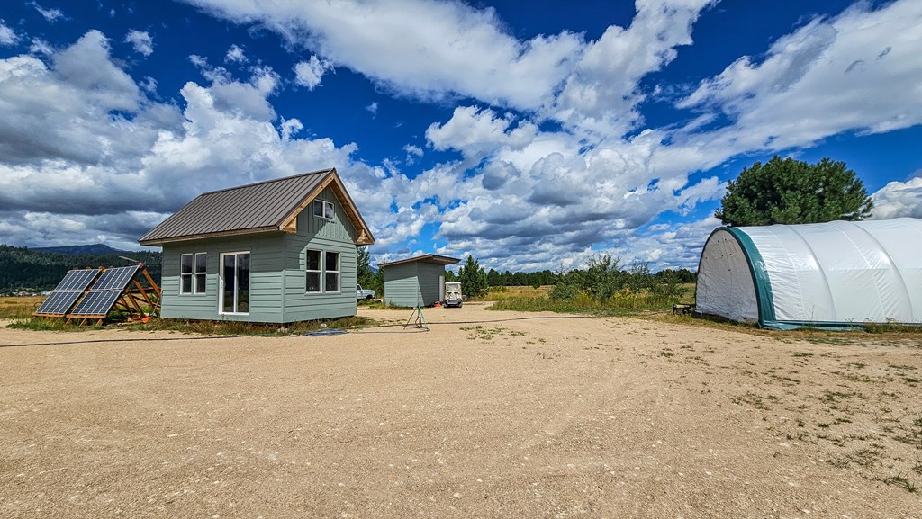 101 Sixty Lane Cascade, ID 83611 - Photo 3 of 52