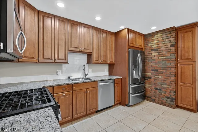 $999,999 | 800 Star View Way, Bridgewater, NJ 08807