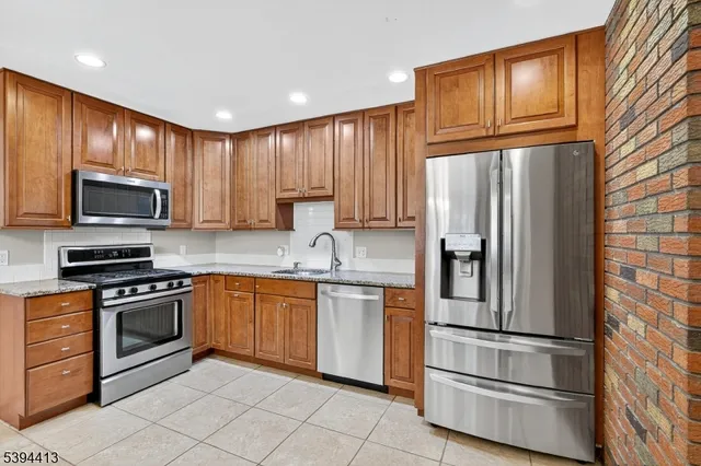 $999,999 | 800 Star View Way, Bridgewater, NJ 08807