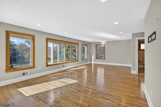 $999,999 | 800 Star View Way, Bridgewater, NJ 08807