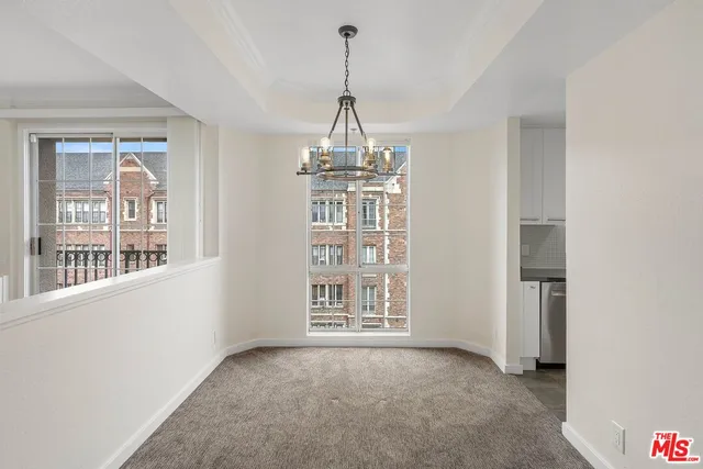 $4,250 | 585 North Rossmore Avenue, Unit 501, Los Angeles, CA 90004