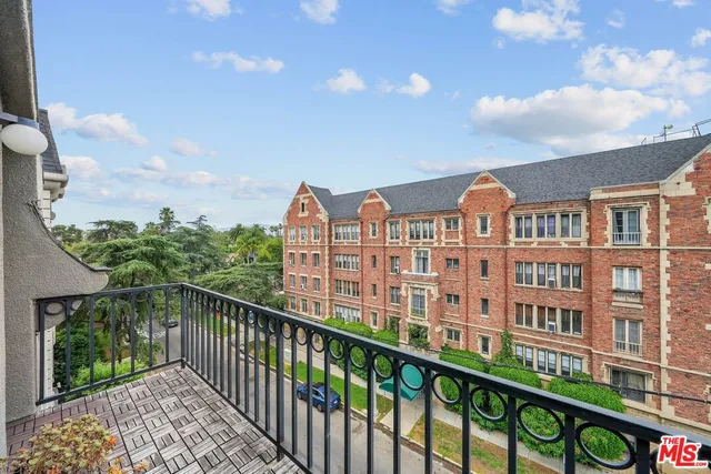 $4,250 | 585 North Rossmore Avenue, Unit 501, Los Angeles, CA 90004