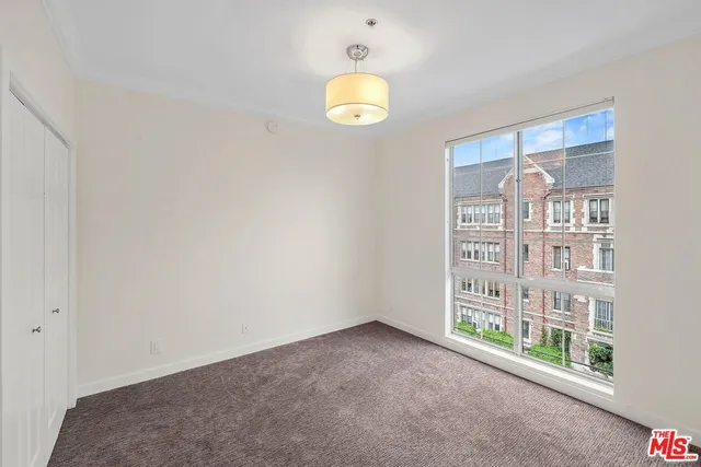 $4,250 | 585 North Rossmore Avenue, Unit 501, Los Angeles, CA 90004