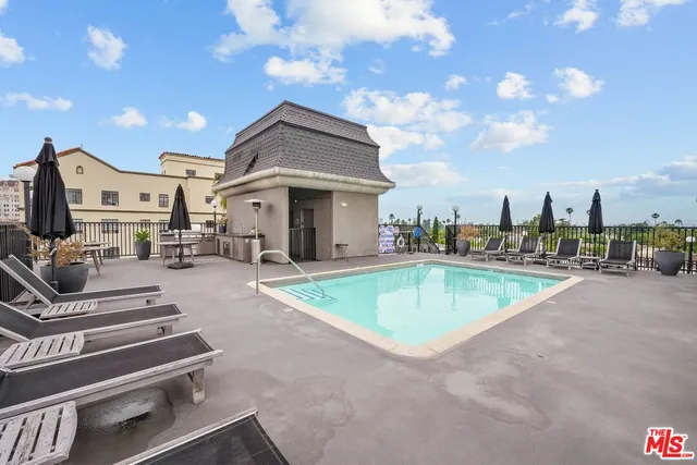 $4,250 | 585 North Rossmore Avenue, Unit 501, Los Angeles, CA 90004